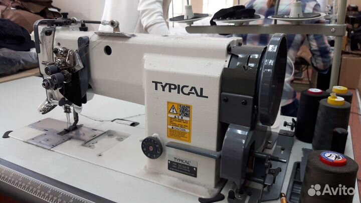Продам двухигольную швейную машинку