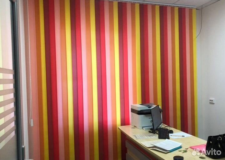 Рулонные шторы в коричневом коробе D6504