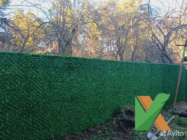 Забор рабица / сетка с затеняющей зеленью