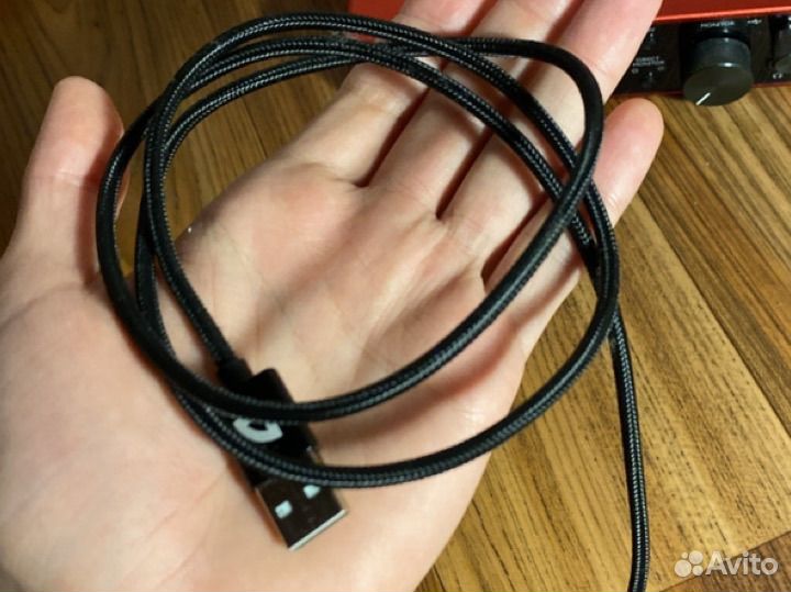 Звуковая карта Focusrite Scarlett 2i2 3rd