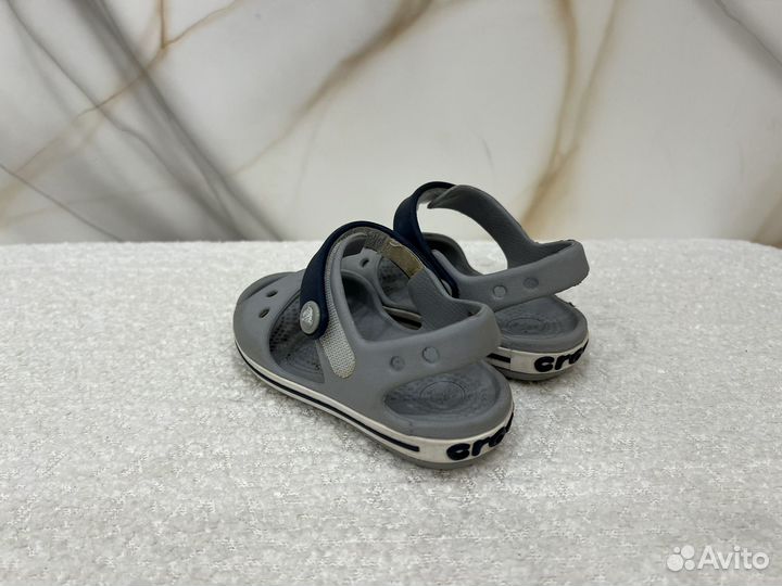 Сандалии и кроссовки