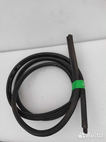 Уплотнитель двери перед правой nissan primera p11