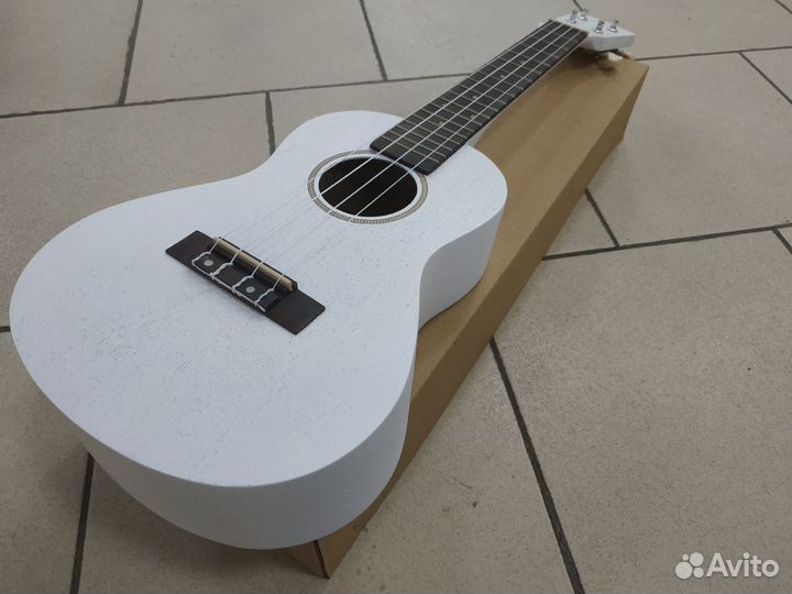 Укулеле новая концертная