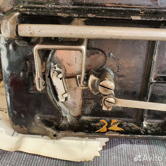 Продам швейную машинку 