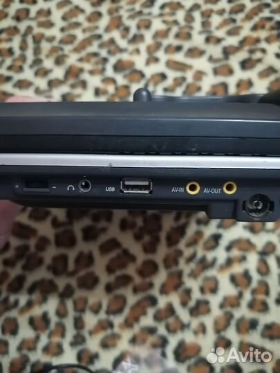 Портативный видеопроигрыватель dvd-9299