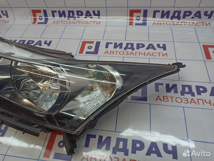 Фара левая Chevrolet Cruze 95479488. Дефект крепле
