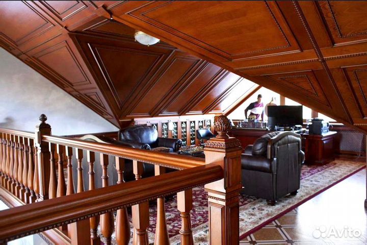 Деревянный потолок из массива дерева