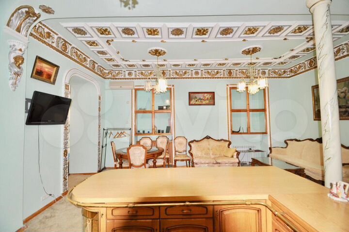 2-к. квартира, 70 м², 1/2 эт.