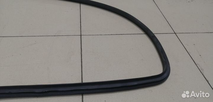 Уплотнитель (внутри) RAV 4 2013