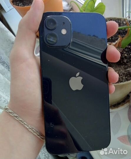 iPhone 12, 64 ГБ