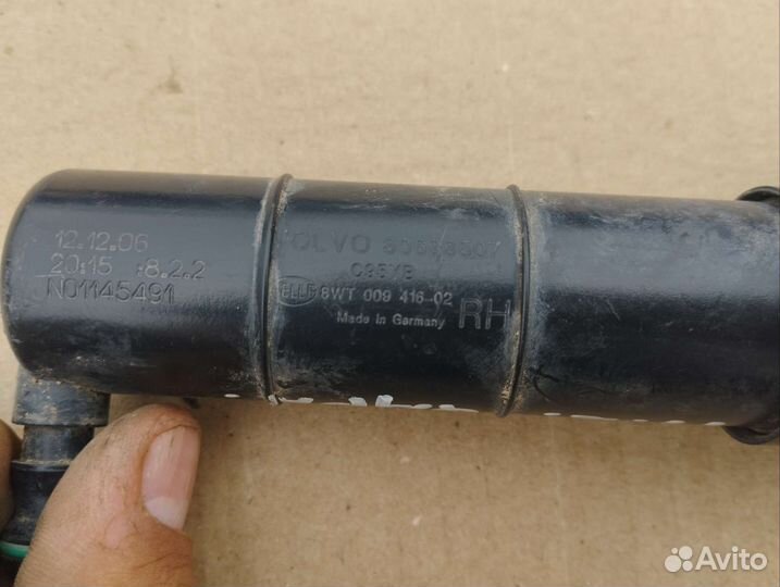 Форсунка омывателя фар правая Volvo XC90 1
