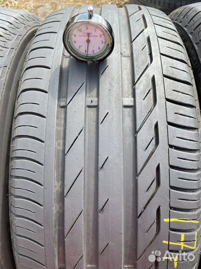 Bridgestone Turanza T001 215/60 R16