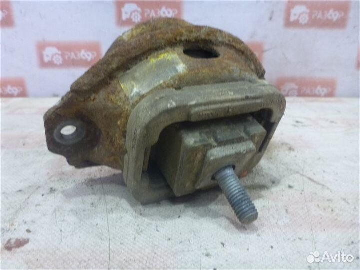 Опора двигателя левая Land Rover Discovery L319