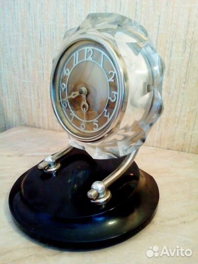 Часы Маяк в хрустале