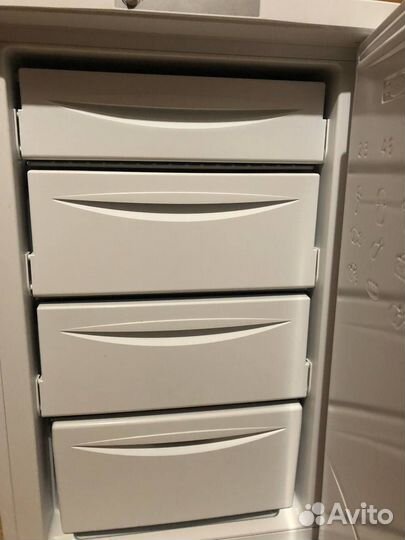Морозильник Indesit MFZ 10