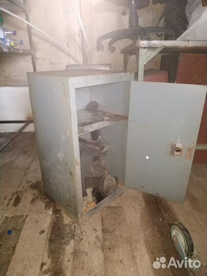 Продам сейф