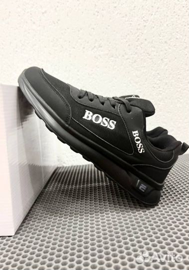 Кроссовки Boss эргономичные
