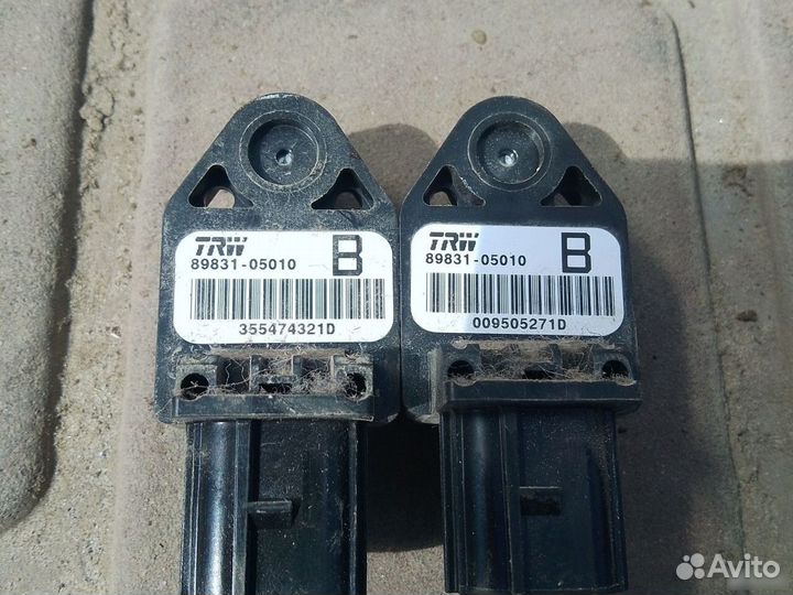 Датчик удара Toyota Avensis t250