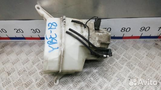 Бачок омывателя volvo V70 3 (YBE18NL01)