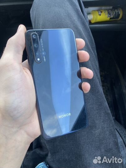 Телефон Honor 20