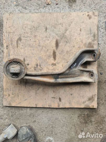 Кронштейн крепления редуктора Mercedes W639