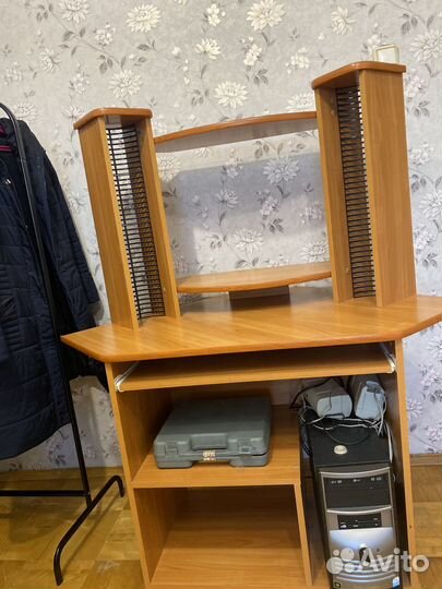 Компьютерный стол