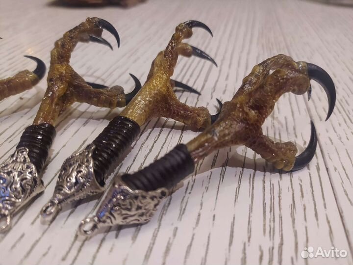 Кулоны из птичьих лап