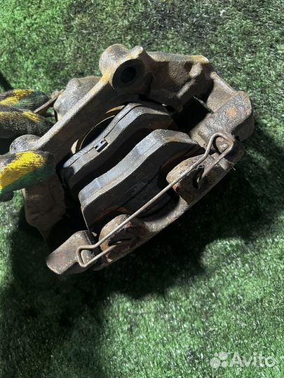 Суппорт передний правый Audi A6C6