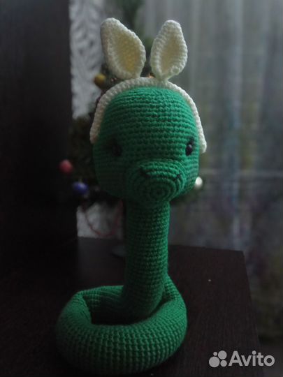 Змея символ 2025 вязанная