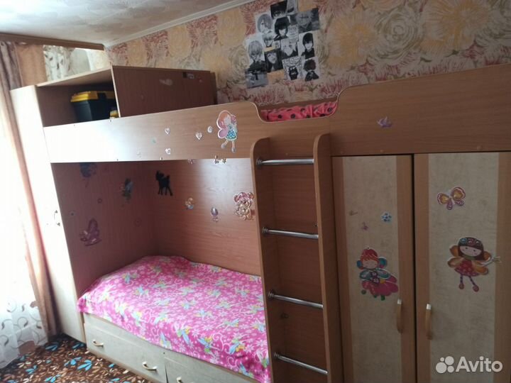 Двухъярусная кровать