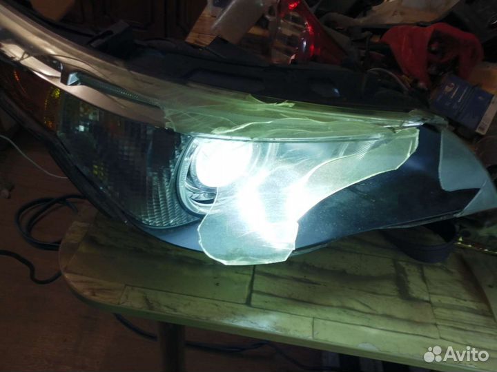 Фара правая BMW e60 адаптивный ксенон