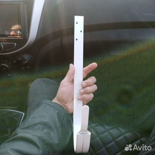 Крюк под подвесной жёлоб