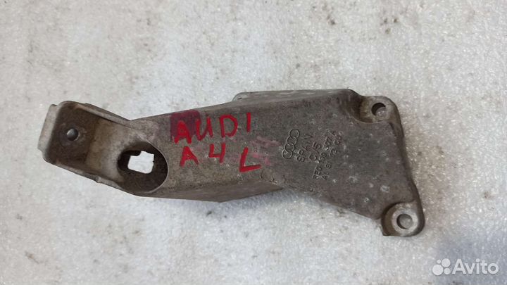 Кронштейн двигателя левый Volkswagen Passat b5