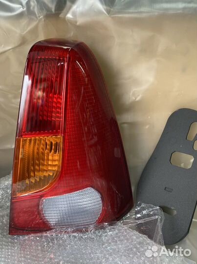 Рено Логан задний фонарь