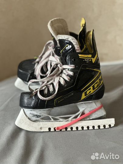 Коньки CCM super tacks, шорты Bauer, нагрудник