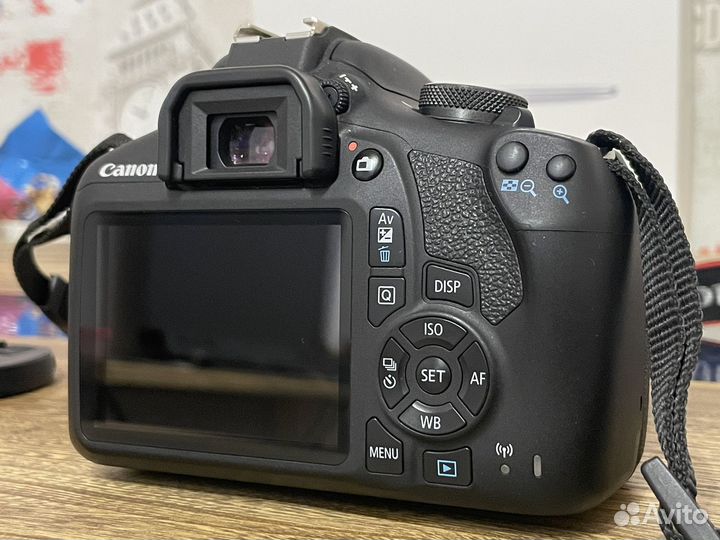 Фотоаппарат Canon 2000d идеал