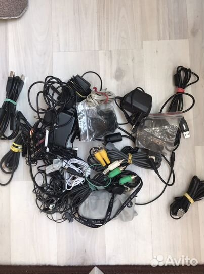 Зарядные устройства, кабели, наушники