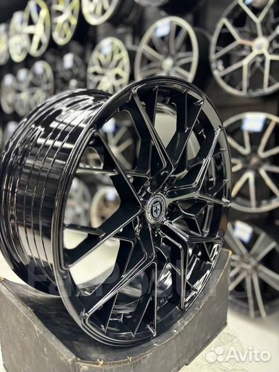 R18 5/114.3 (8.0j+et35) Диск литой RGW020FF gblk