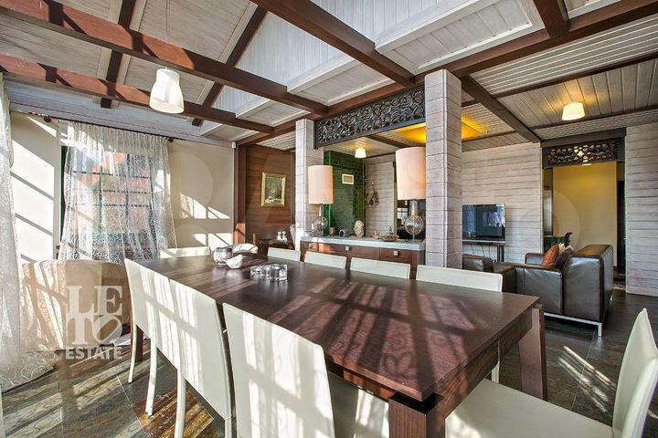 Дом 300 м² на участке 20 сот.