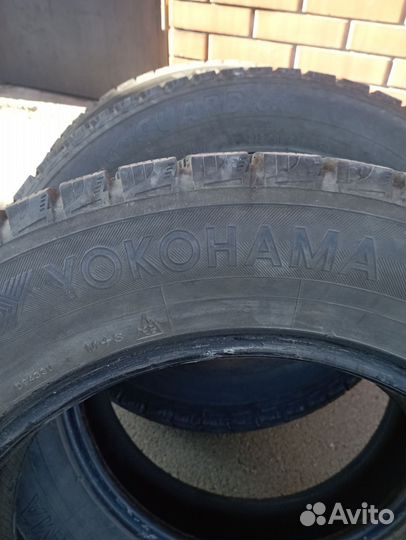 Yokohama Ice Guard IG20 215/60 R16