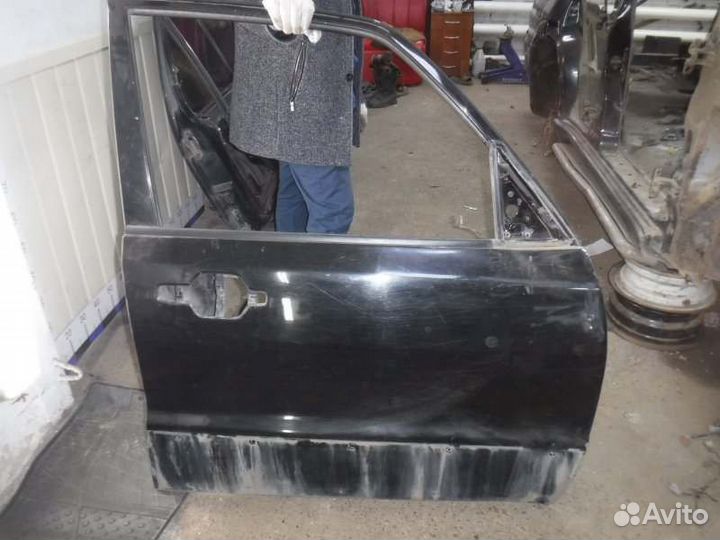 Дверь передняя правая Mitsubishi Pajero 3 6G74