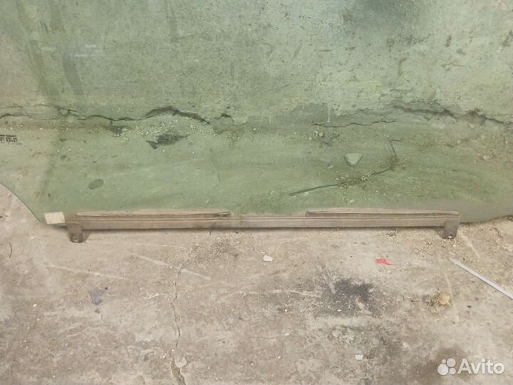 Стекло правое переднее и заднее Suzuki SX4 2012г