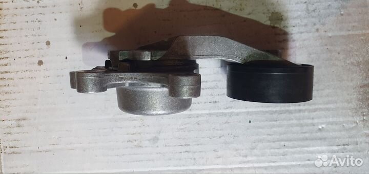 Ролик натяжителя BMW5 F10