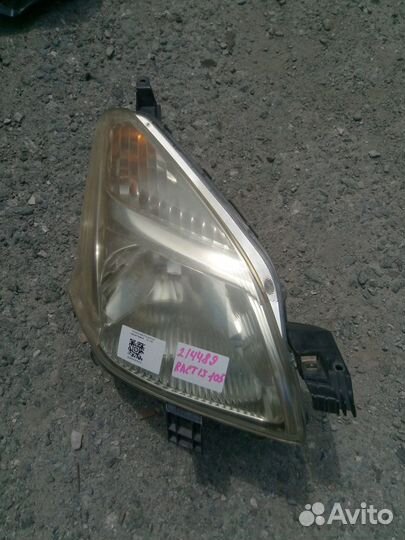 Фара правая toyota ractis ncp100 (52-156 )