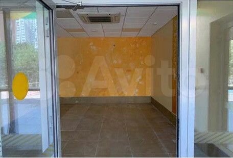 Сдам торговое помещение, 300 м²