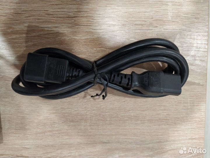 Кабель для компьютера