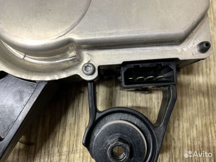 VW Touareg 2002-2010 Моторчик стеклоочистителя