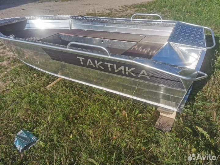 Алюминиевая моторная лодка Тактика-390Р