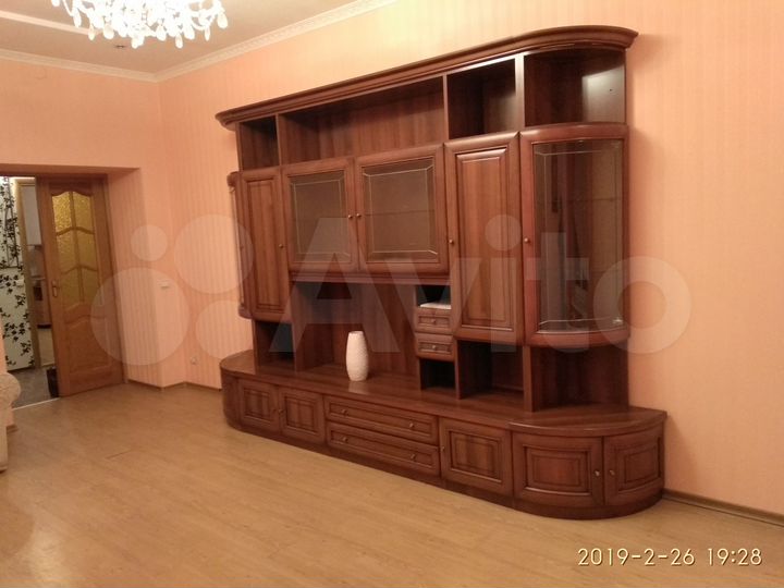 2-к. квартира, 62 м², 3/6 эт.