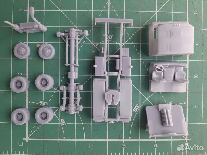 Сборная модель Татра 815 седельный тягач 1 87